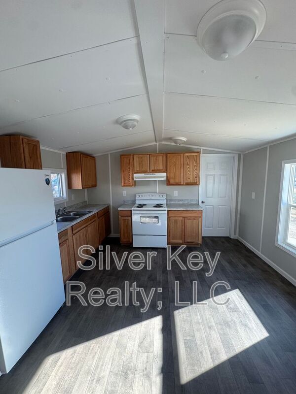 Building Photo - 3000 US-11