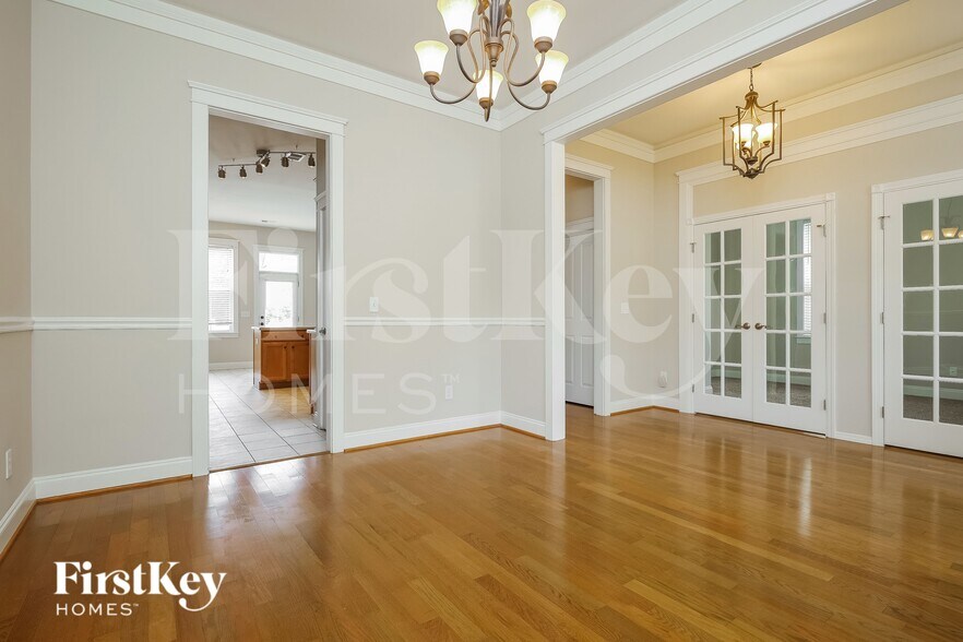 Building Photo - 228 Silverwood Ln