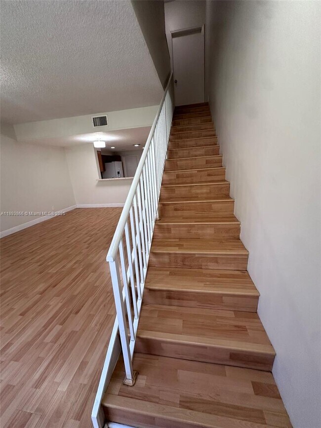 Building Photo - 1350 Sorrento Dr