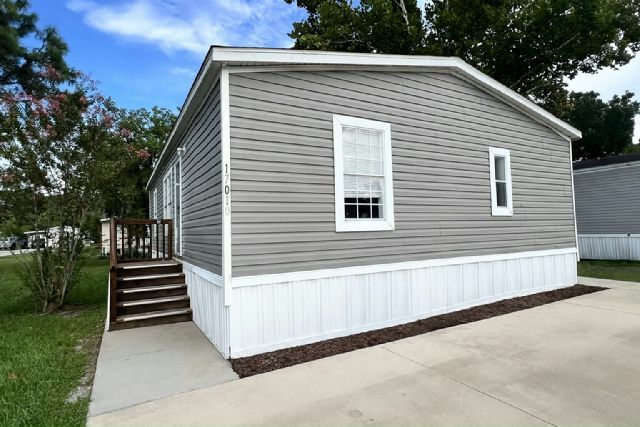 Primary Photo - 1701 Daffodil Ave