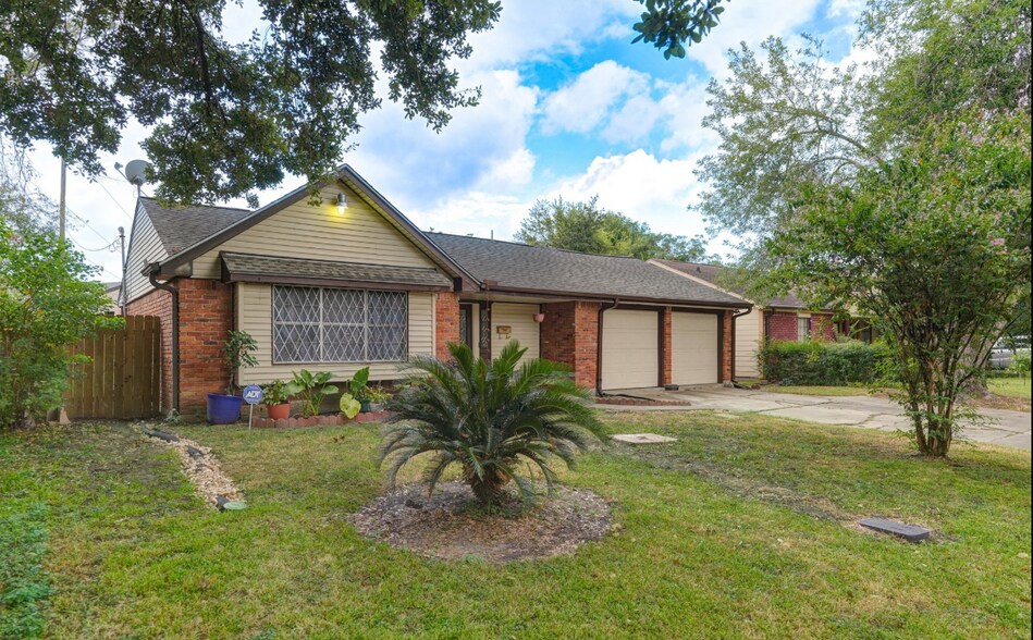 Primary Photo - 518 Westshire Dr