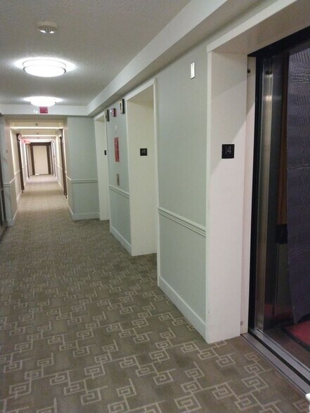 Building Photo - 2121 Jamieson Ave