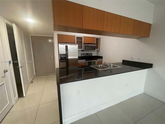 Building Photo - 1750 N Bayshore Dr