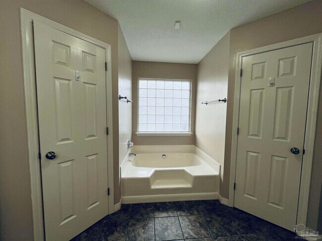 Building Photo - 5498 Keel Dr