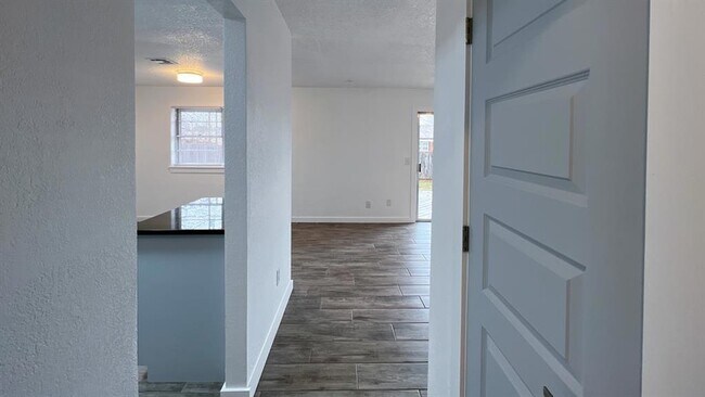 Building Photo - 5929 NW 62nd St