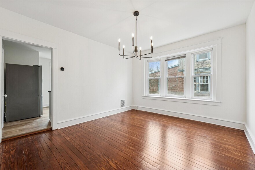 Building Photo - 10 W Jefferson St