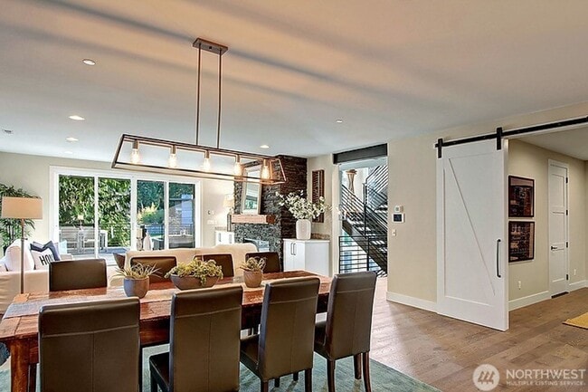 Building Photo - 4bd/3.5ba Kirkland Home