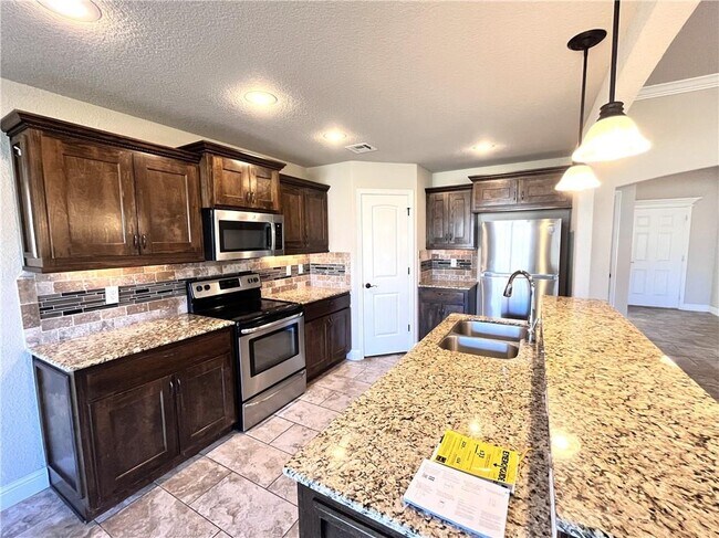 Building Photo - 4300 SW Limestone Ave