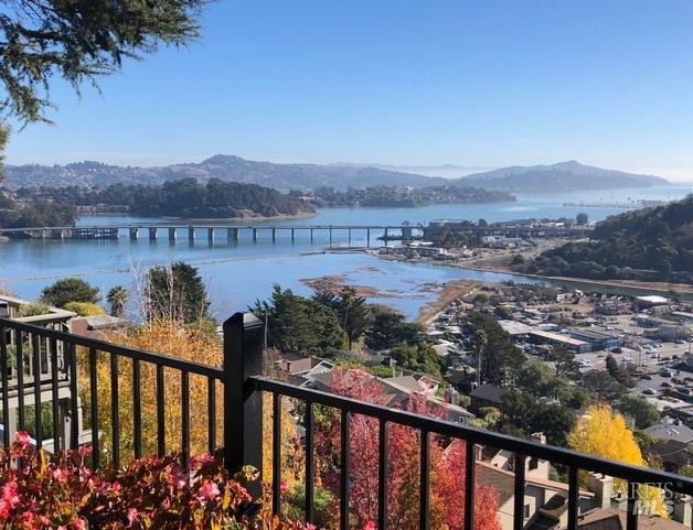 Building Photo - 201 Cleveland Ct