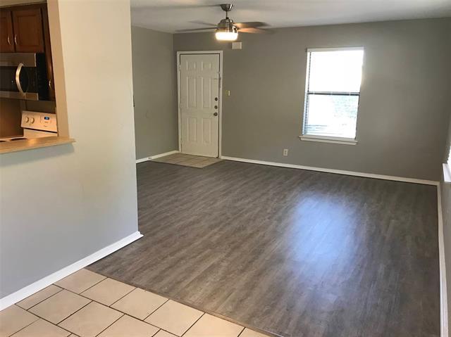 Building Photo - 118 Maple St