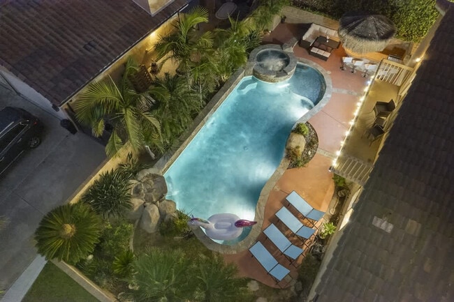 Building Photo - 2003 Pierce Ct