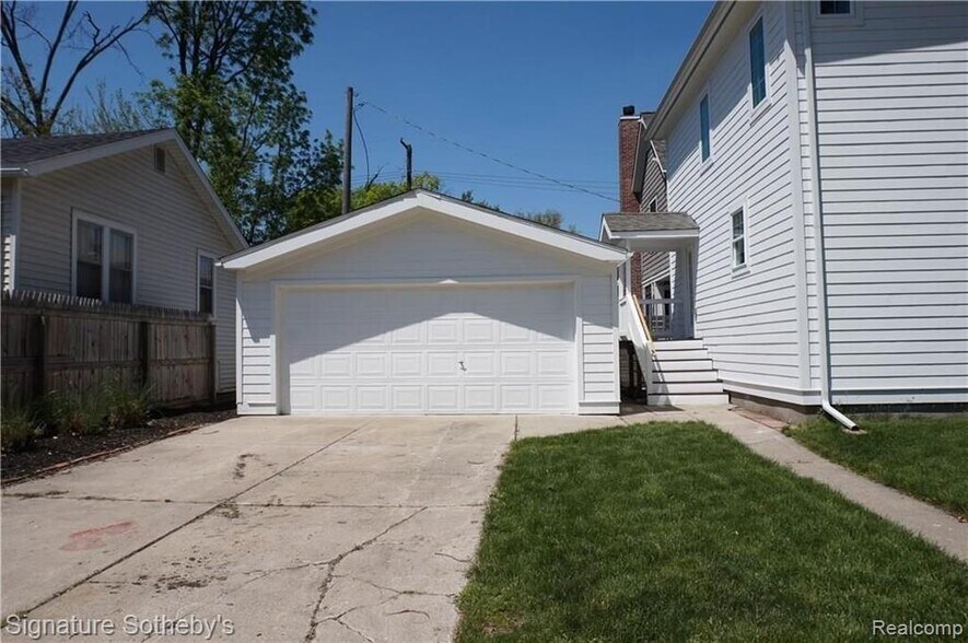 Building Photo - 203 Curry Ave