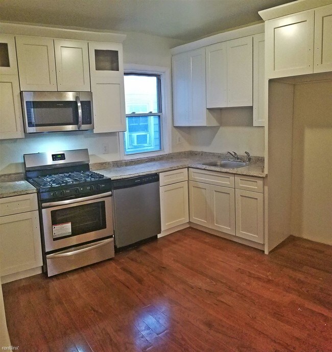 Building Photo - 19 Philip Pl