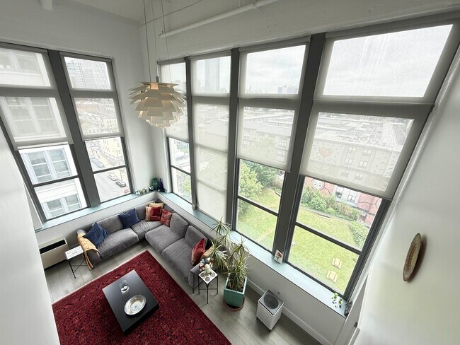 Building Photo - 50 DEY St