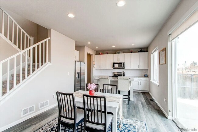 Building Photo - 15920 Hayloft Ln
