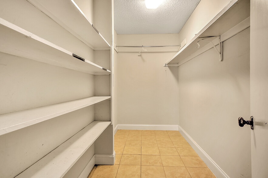 Building Photo - 109 Beechnut St