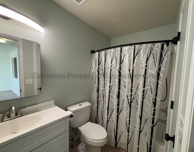 Building Photo - 1045 Lords Hill Dr