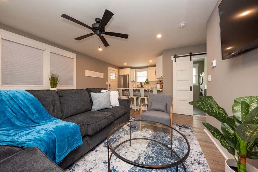 Building Photo - 1140 Simpson Ave