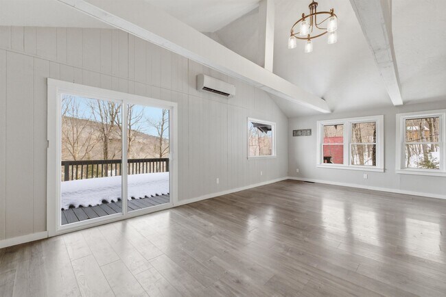 Building Photo - 25 Hilltop Dr