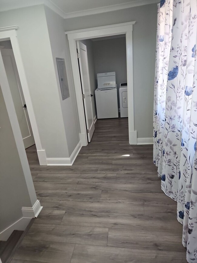 Building Photo - Custom 4 bedroom 3 bath in Hidden Valley Lake