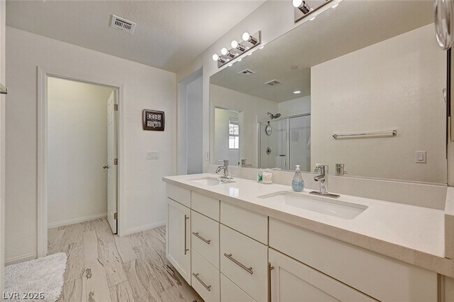 Building Photo - 6363 Amelia Ridge Ave