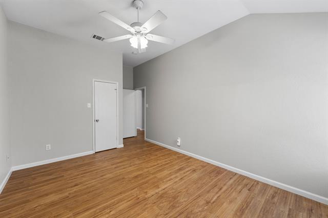 Building Photo - 10844 Middleglen Rd