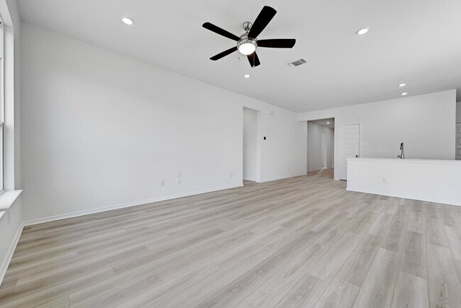 Building Photo - 216 Skipping Stone Run