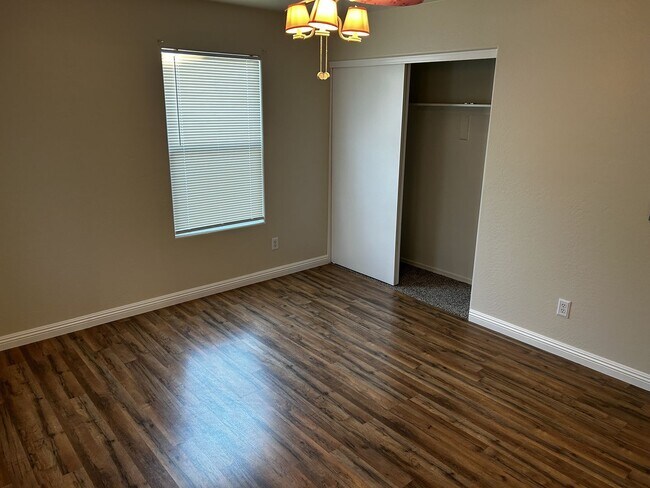 Building Photo - 18336 W Hayden Dr