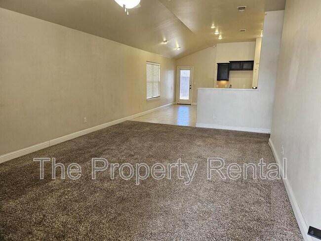 Building Photo - 806 E 93rd St