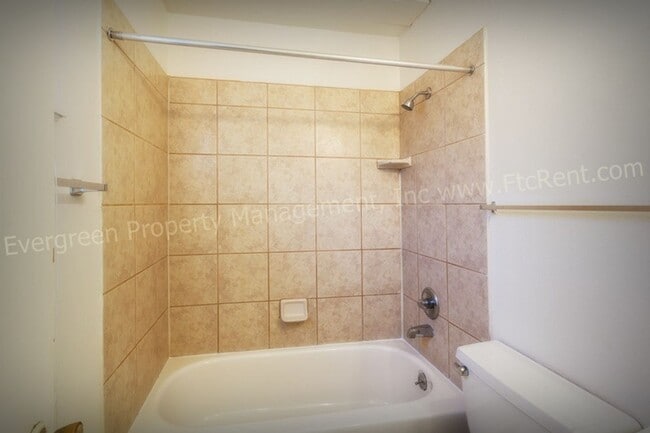 Building Photo - 2008 W Plum St