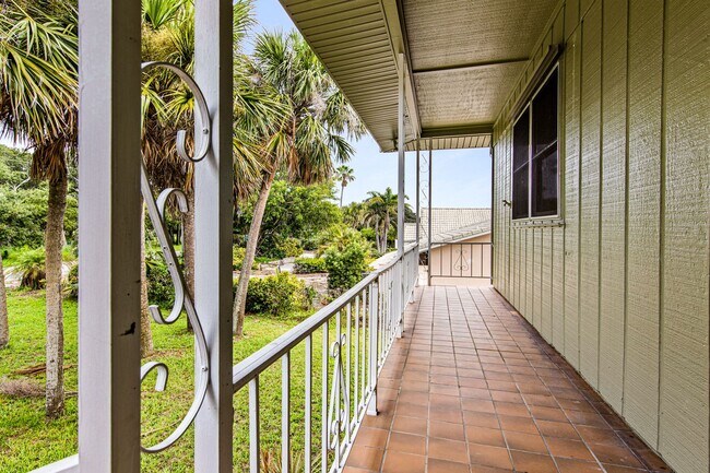 Building Photo - 7810 S Tropical Trail