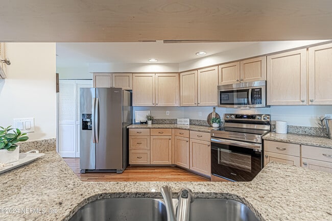 Building Photo - 2099 Winterbourne W