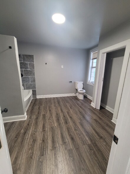 Building Photo - 813 S 9th St