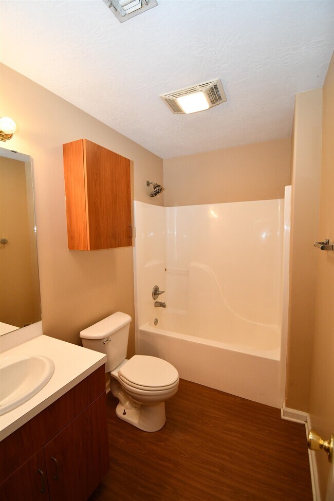 Building Photo - 604 Derouen St