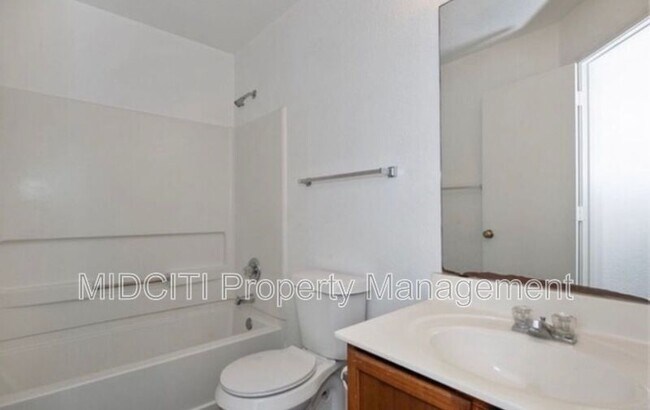 Building Photo - 9739 Chelsea Cir