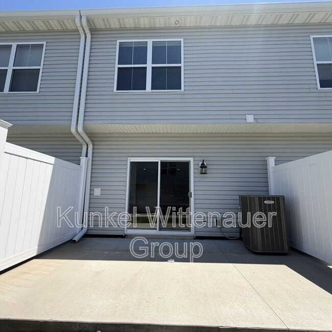 Building Photo - 328 Coral Sea Way