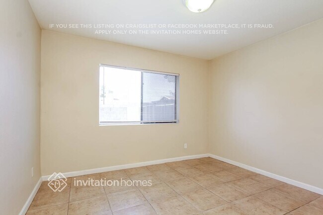 Building Photo - 7525 W MacKenzie Dr