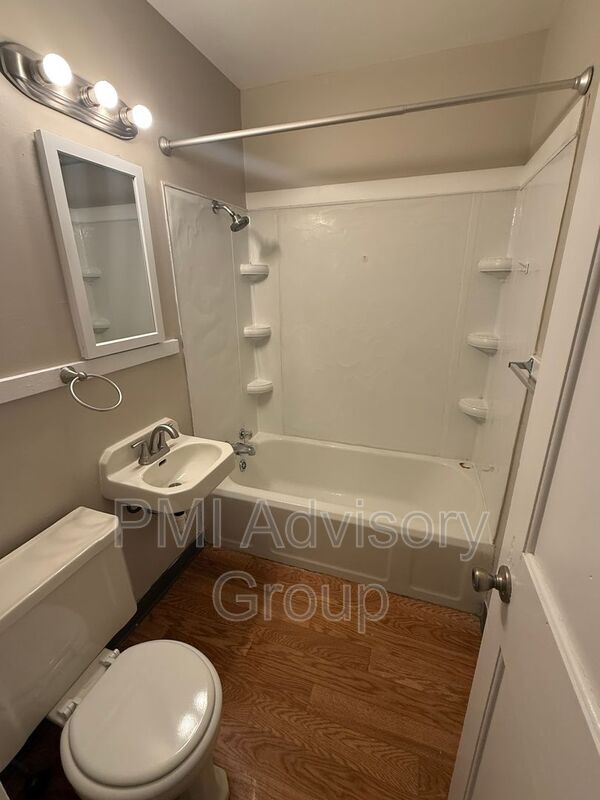 Building Photo - 1924 SW Stone Ave