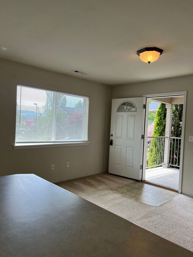Building Photo - 3163 Juniper Ridge Dr