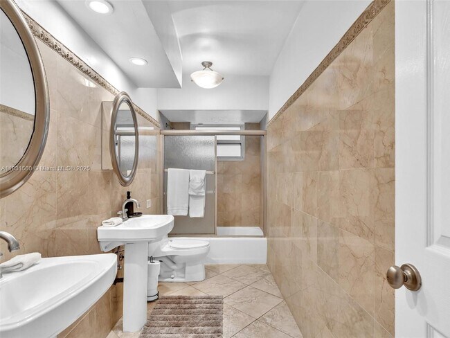Building Photo - 413 Tamarind Dr