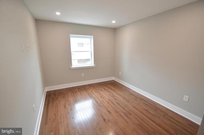 Building Photo - 1039 Tree St