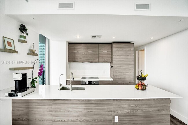 Building Photo - 1300 S Miami Ave