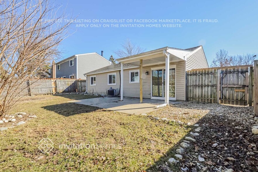 Building Photo - 880 Edenwood Dr