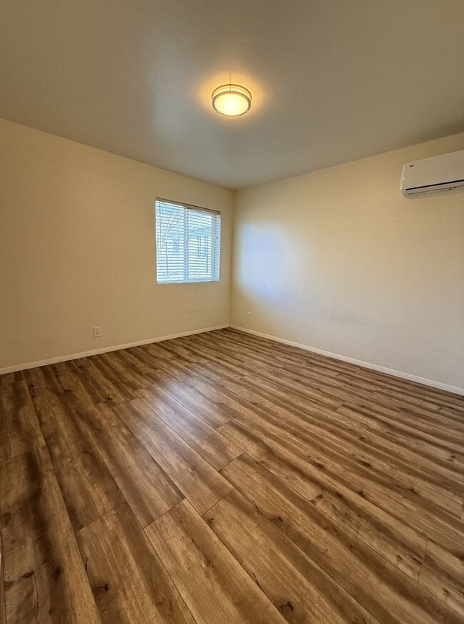 Building Photo - PM16-00412K: 4th