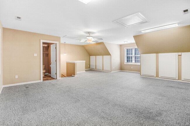 Building Photo - 107 Kelly Dr