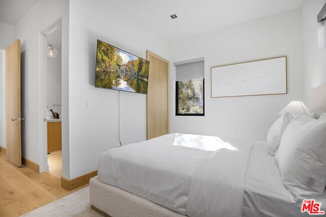 Building Photo - 1754 Lechusa Rd