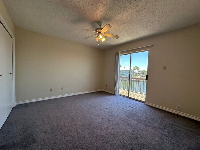 Building Photo - 15357 Yardarm Ct