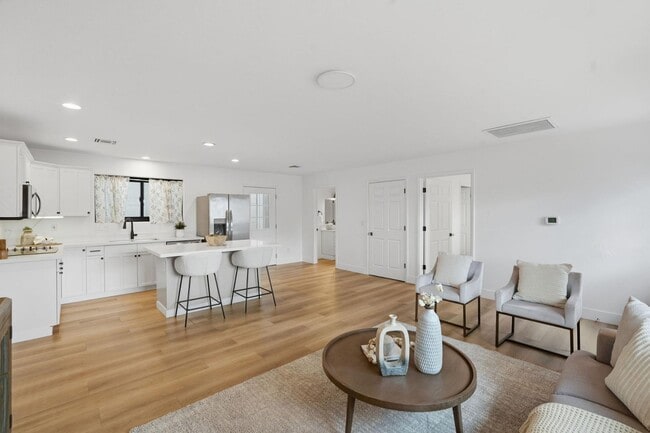 Building Photo - 6302 E Cochise Rd