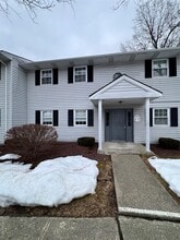 Building Photo - 15 Fern Ct