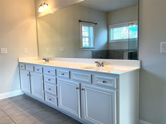 Building Photo - 3733 Dragon Fly Ln SE